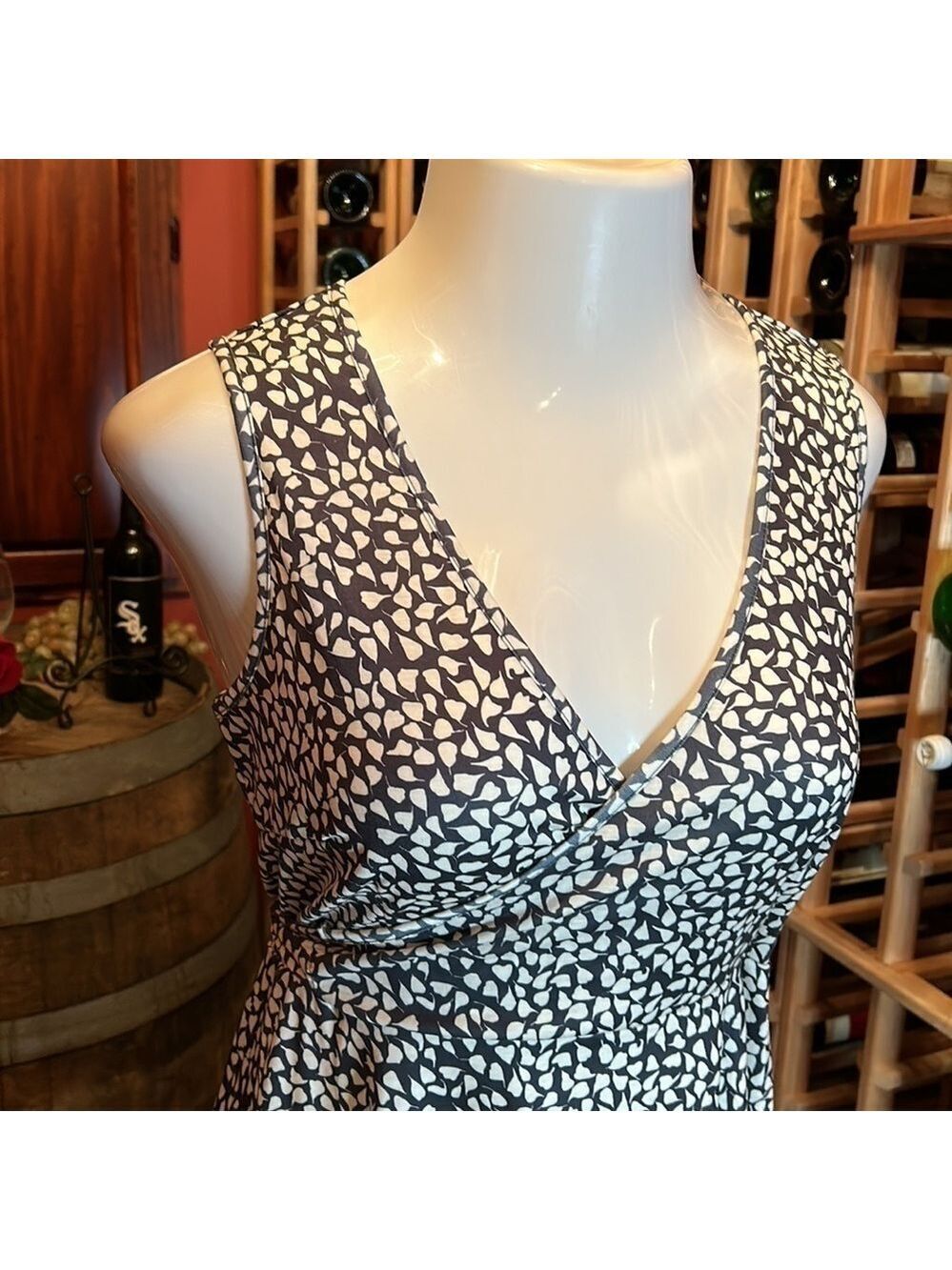 SHEILAY Dark Gray & Cream Print Wrap Dress Size M. NWT! - Picture 2 of 7